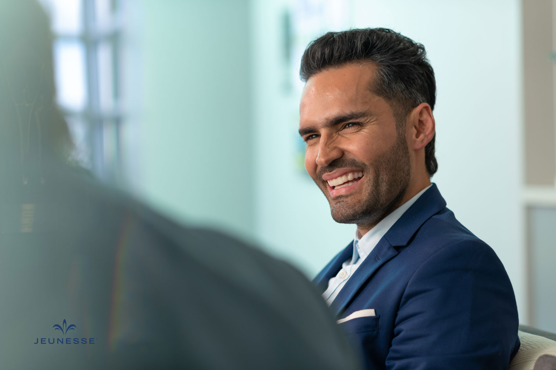 ¡FABIAN RIOS PERSIGUE SU LEGADO DE AYUDAR A LOS LATINOS EN TODO EL MUNDO!