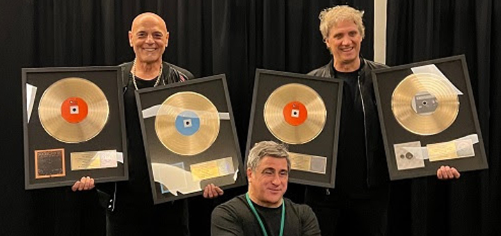 Soda Stereo Recibe Discos de Platino y Oro de Manos de Sony Music Latin