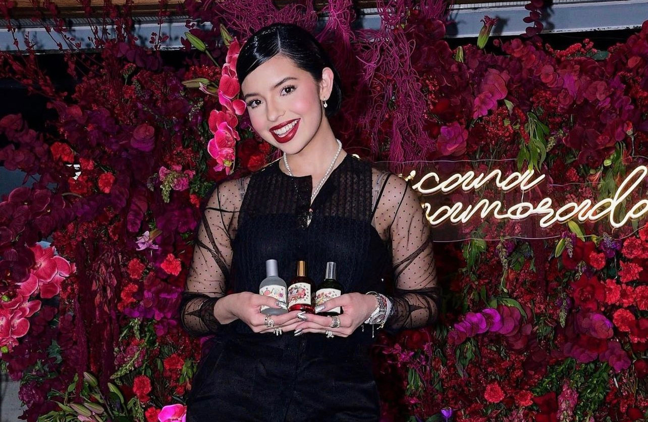 Angela Aguilar Lanza su Linea de Perfumes