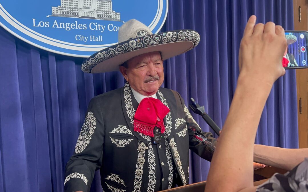 Los Ángeles honra a Don Leonardo López en el City Hall